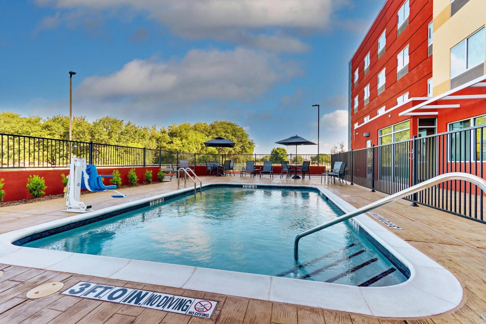 Fairfield Inn & Suites By Marriott Dallas Love Field Kültér fotó